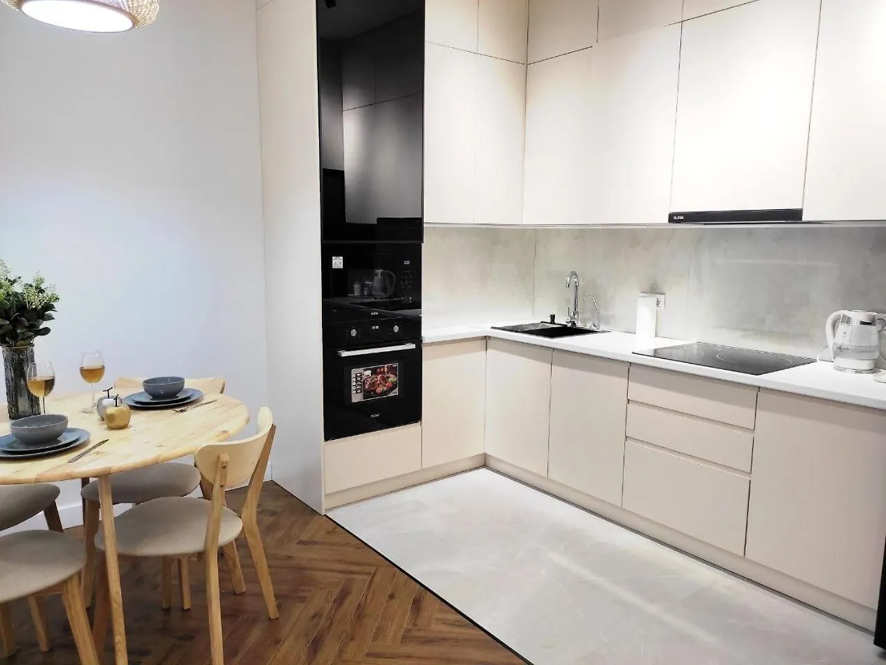 Estet Luxe Apartments Алматы